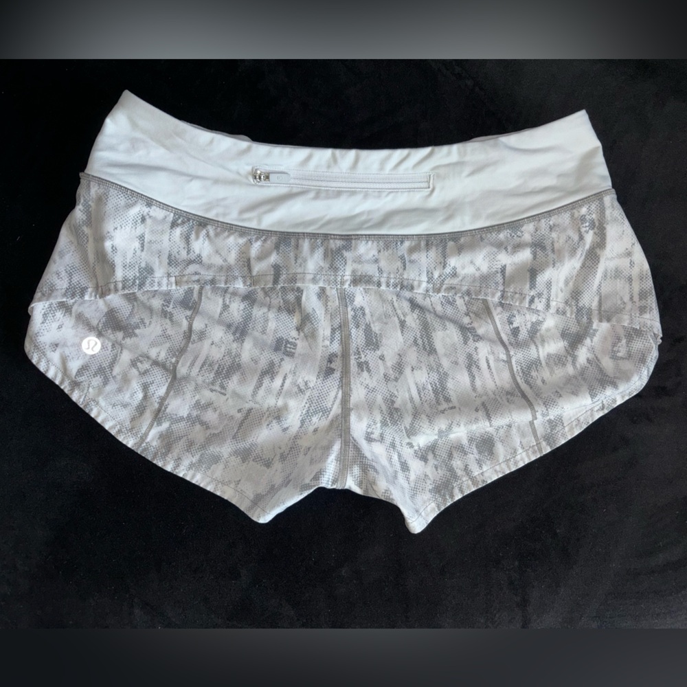 Lululemon Speed-up shorts 2.5